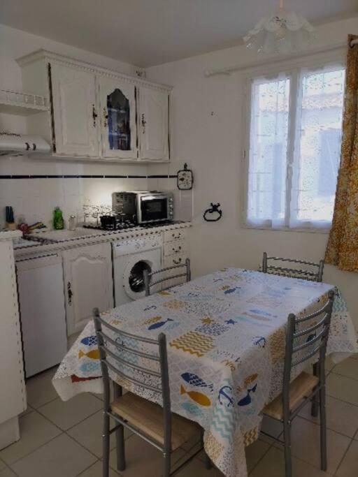 Maison Au Coeur De Saint-Gilles L'Inattendue Extérieur photo